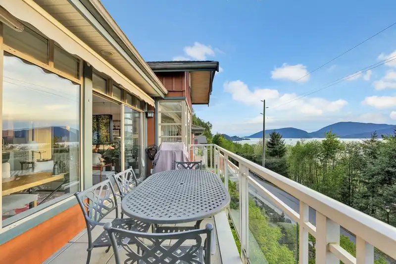 8507 SEASCAPE DRIVE - photo 2 of 39