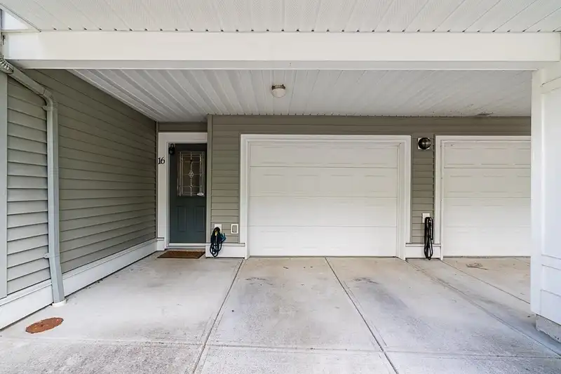 16 5988 OLD MCLELLAN ROAD - photo 4 of 40