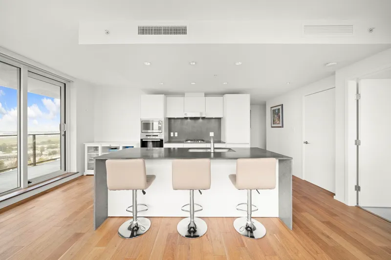 1808 8555 GRANVILLE STREET - photo 1 of 25