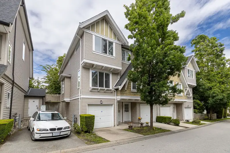 17 8775 161 STREET - photo 1 of 36