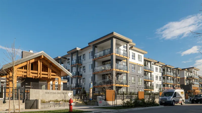 216 1792 STARLING DRIVE - photo 1 of 23