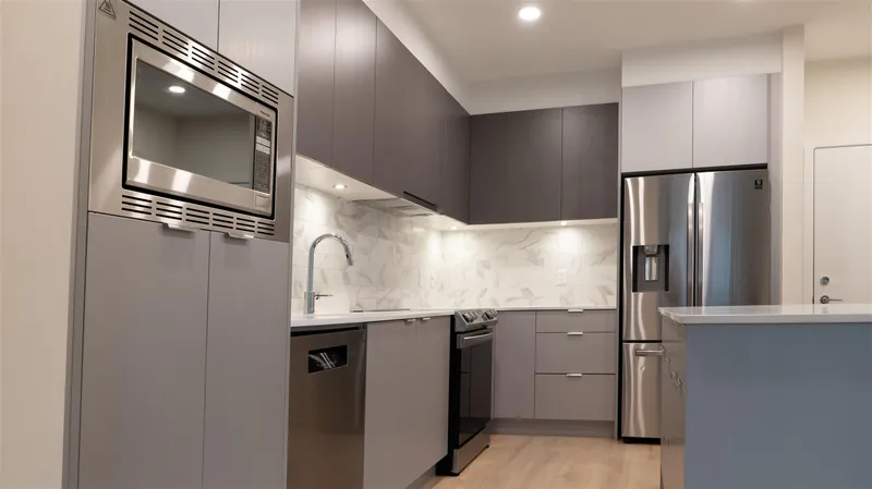 216 1792 STARLING DRIVE - photo 4 of 23