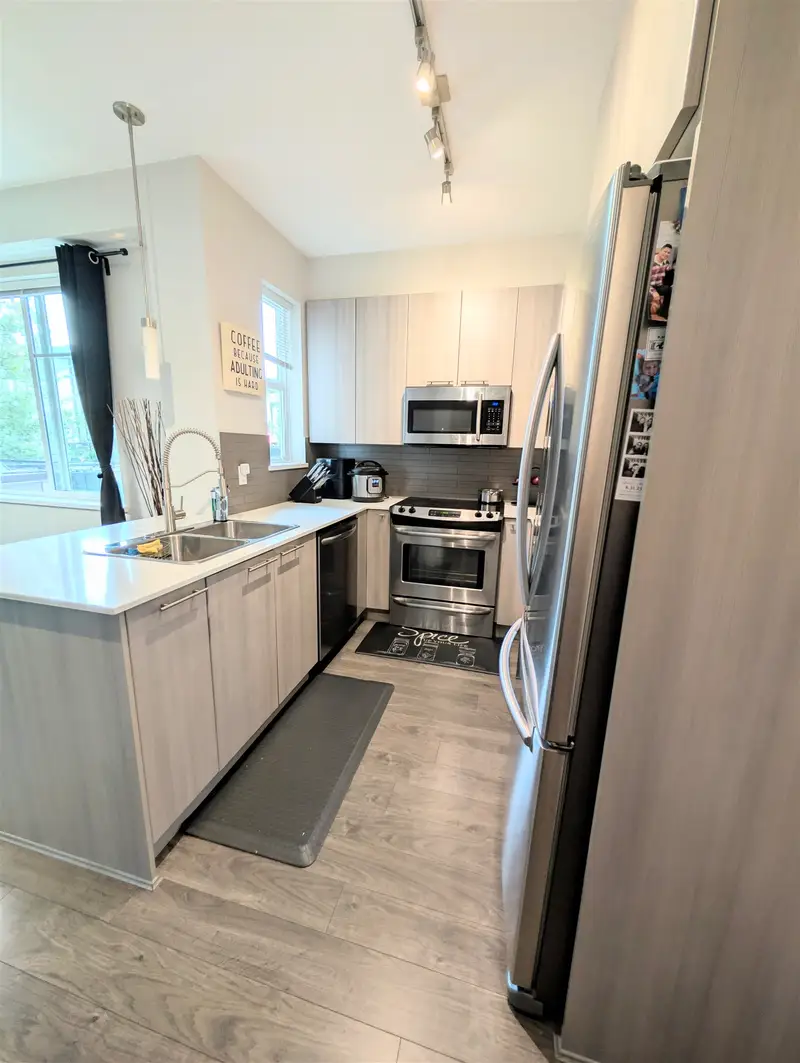 113 19433 68 AVENUE - photo 4 of 25