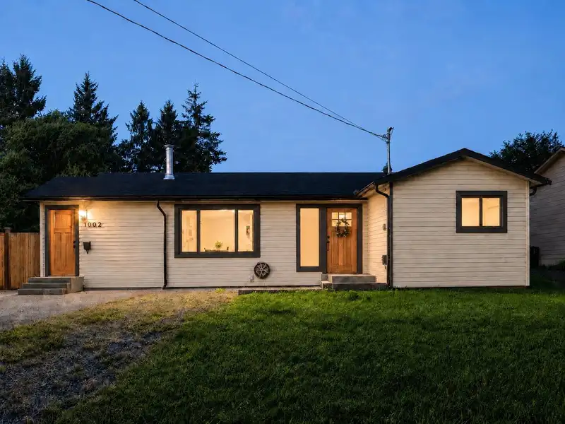 27036 28 AVENUE - photo 1 of 35