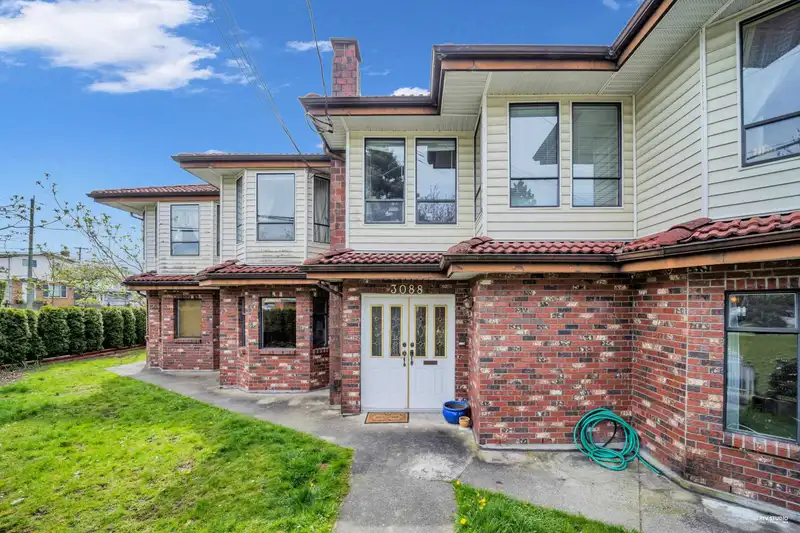 3088 SCHOOL AVENUE - photo 3 of 40