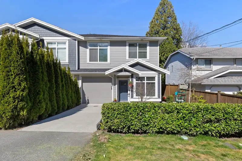 1945 MORGAN AVENUE - photo 1 of 40