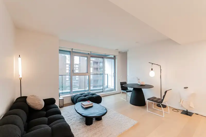 606 889 PACIFIC STREET - photo 1 of 31