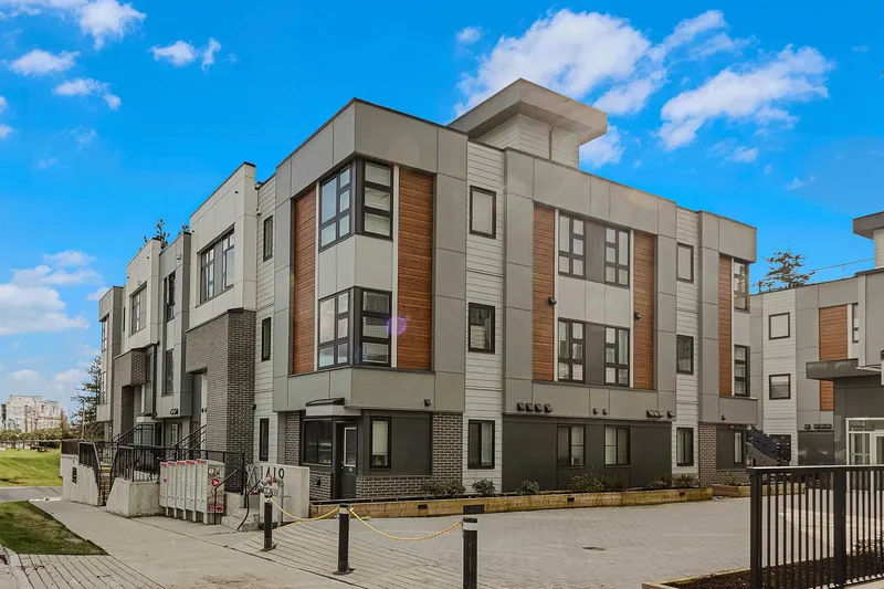 41 1419 MCCALLUM ROAD - photo 1 of 21