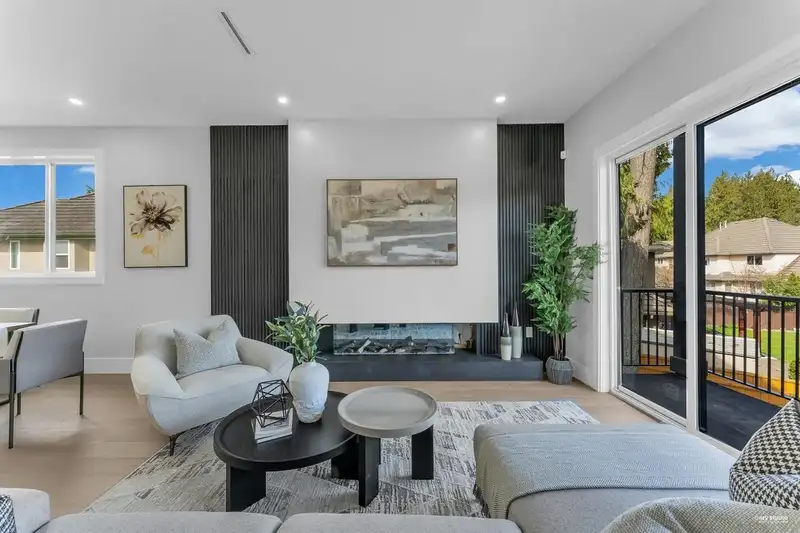102 15861 111A AVENUE - photo 1 of 25
