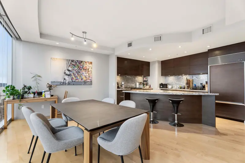 3403 938 NELSON STREET - photo 2 of 25