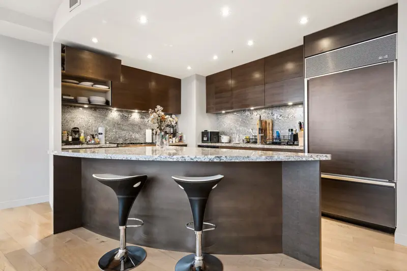 3403 938 NELSON STREET - photo 3 of 25