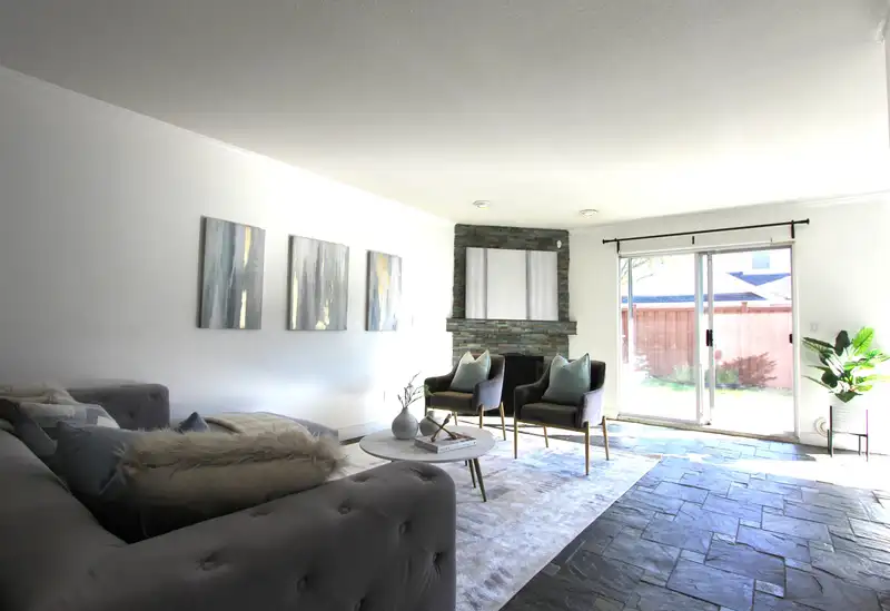 19 8051 ASH STREET - photo 4 of 39