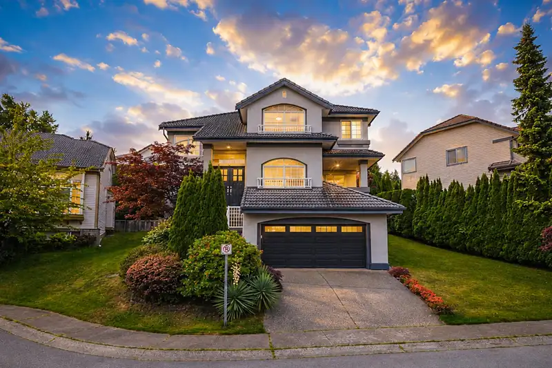 10 CEDARWOOD COURT - photo 1 of 40