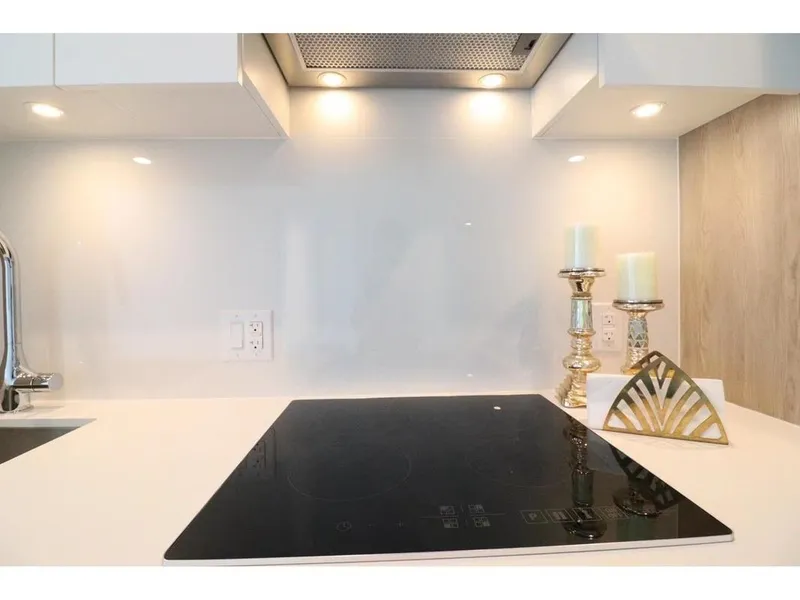 1607 13615 FRASER HIGHWAY - photo 3 of 25