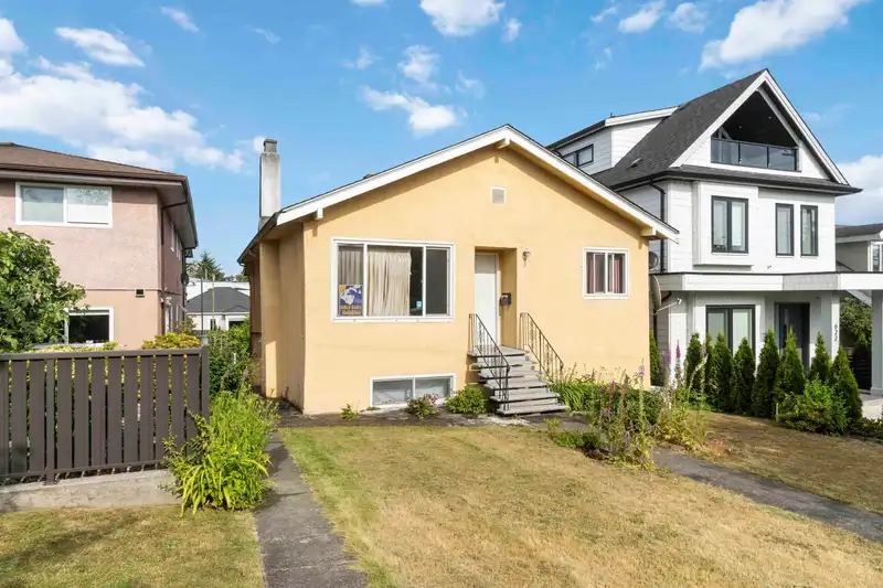 620 SLOCAN STREET - photo 3 of 35