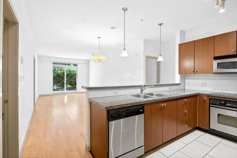 111 100 CAPILANO ROAD - photo 2 of 40