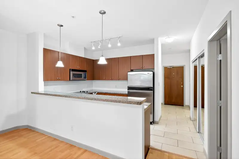 111 100 CAPILANO ROAD - photo 4 of 40