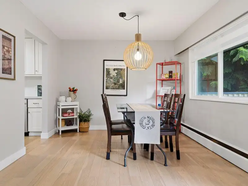 89 1052 PREMIER STREET - photo 2 of 21