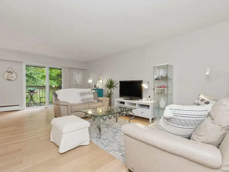 89 1052 PREMIER STREET - photo 3 of 21
