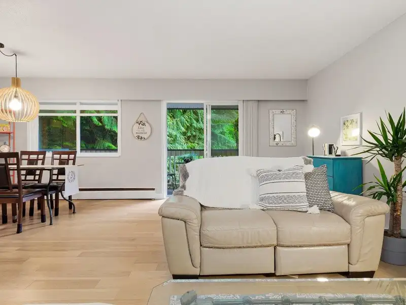 89 1052 PREMIER STREET - photo 4 of 21