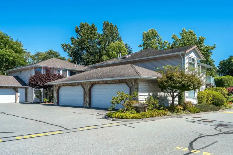 203 6875 121 STREET - photo 1 of 40