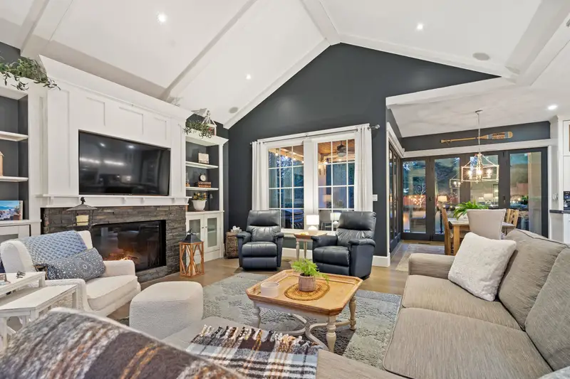 2608 CEDAR DRIVE - photo 4 of 25