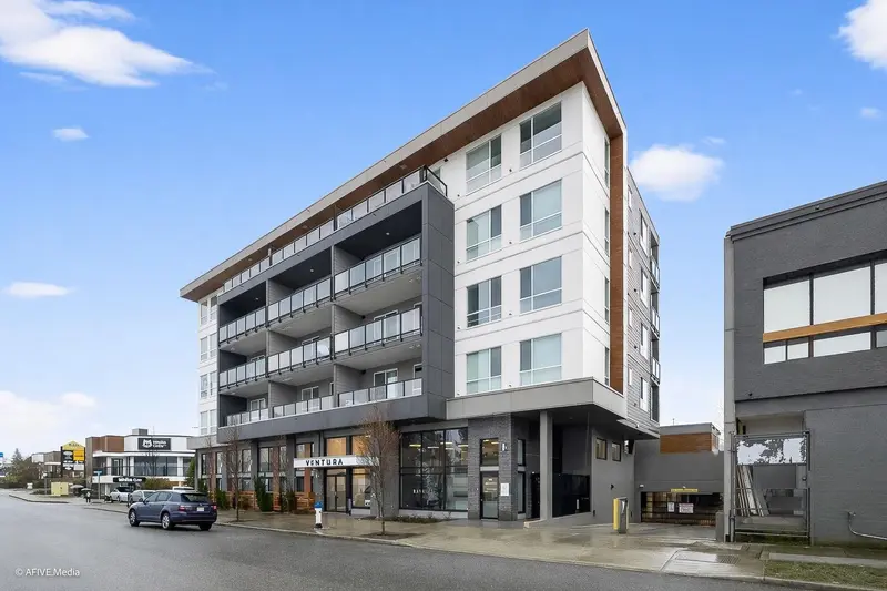 305 32838 VENTURA AVENUE - photo 2 of 25