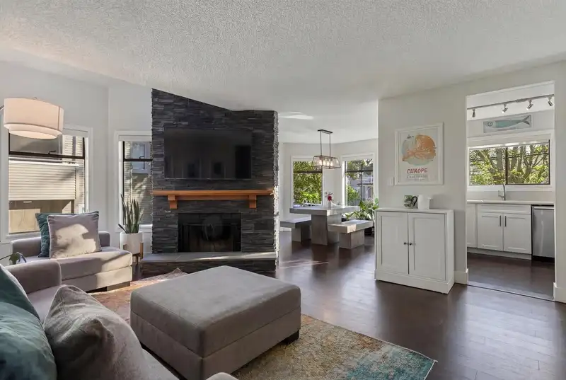 2427 W 6TH AVENUE - photo 2 of 26