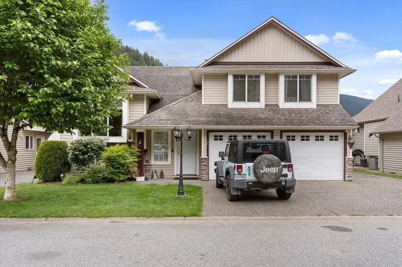 35 349 WALNUT AVENUE - photo 1 of 30