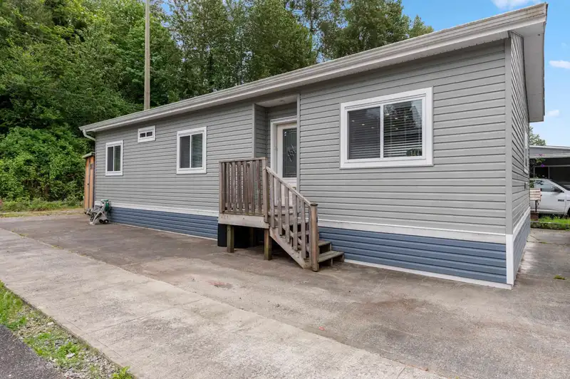 144 201 CAYER STREET - photo 1 of 26