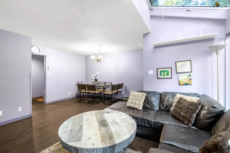 5741 MAYVIEW CIRCLE - photo 2 of 17