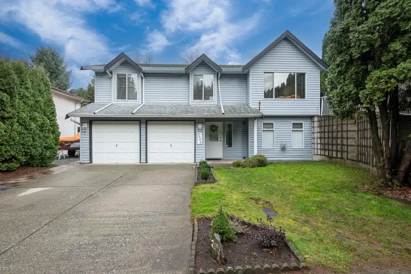 2582 MITCHELL STREET - photo 1 of 37