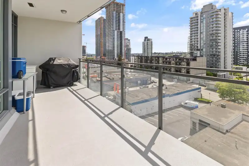 607 2085 SKYLINE COURT - photo 2 of 12