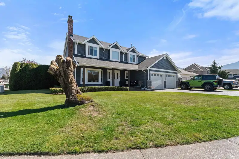 6748 HENRY STREET - photo 3 of 40