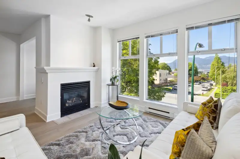 302 3637 W 17TH AVENUE - photo 1 of 36