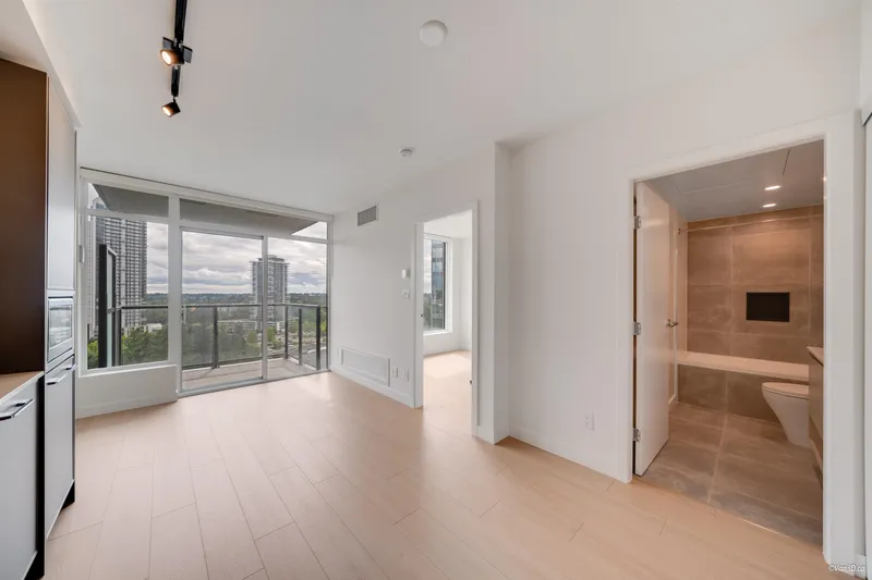 1012 13745 GEORGE JUNCTION STREET - photo 2 of 25