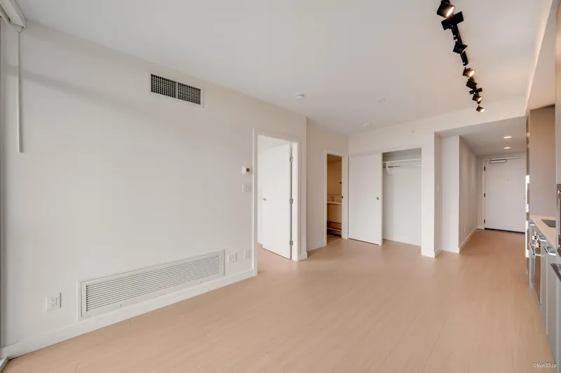 1012 13745 GEORGE JUNCTION STREET - photo 4 of 25