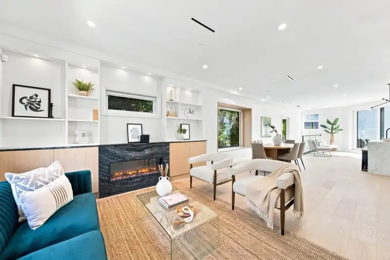 6160 GRANVILLE STREET - photo 1 of 38