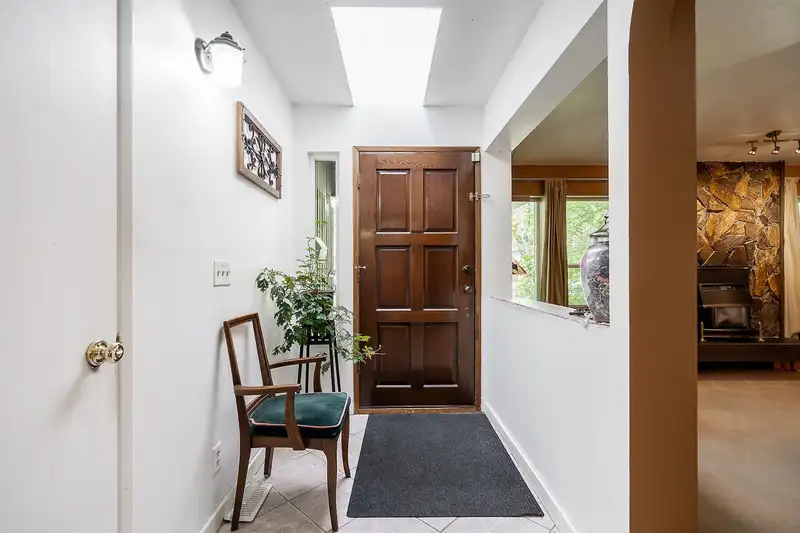 9120 145A STREET - photo 3 of 37