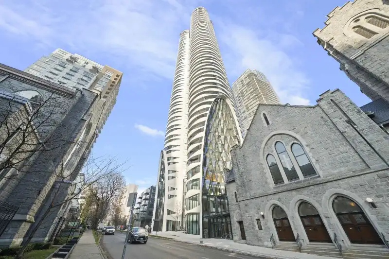 706 1033 NELSON STREET - photo 1 of 25