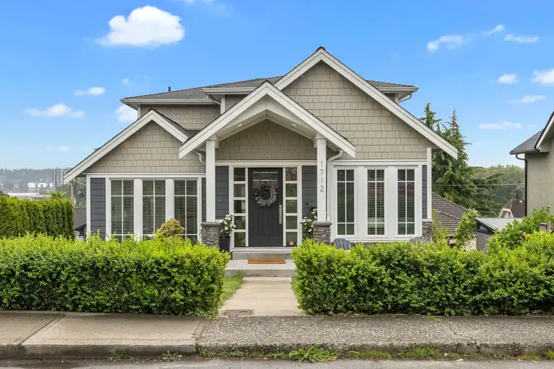 1712 NANAIMO STREET - photo 2 of 40
