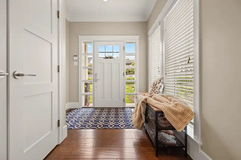 1712 NANAIMO STREET - photo 3 of 40