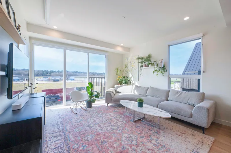 19 6340 MARKET AVENUE - photo 1 of 25