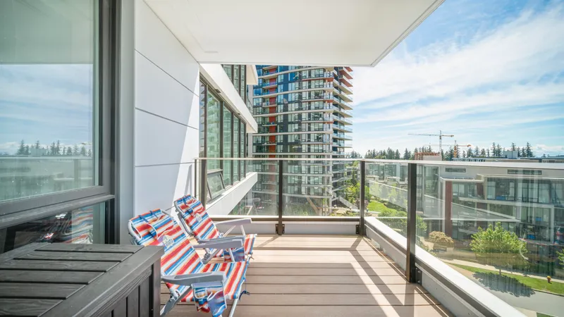 602 5629 BIRNEY AVENUE - photo 2 of 24