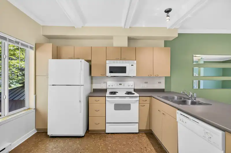 26 18701 66 AVENUE - photo 3 of 37