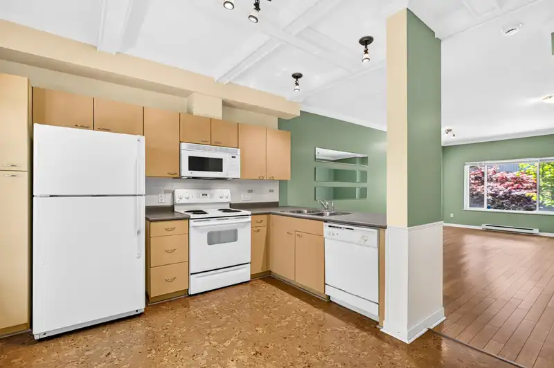 26 18701 66 AVENUE - photo 4 of 37