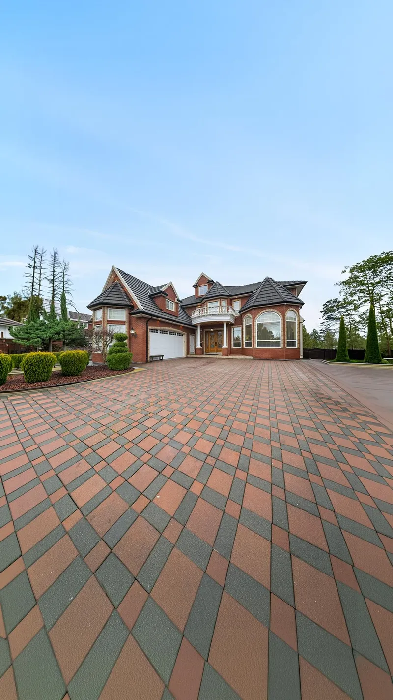 9316 125 STREET - photo 3 of 24