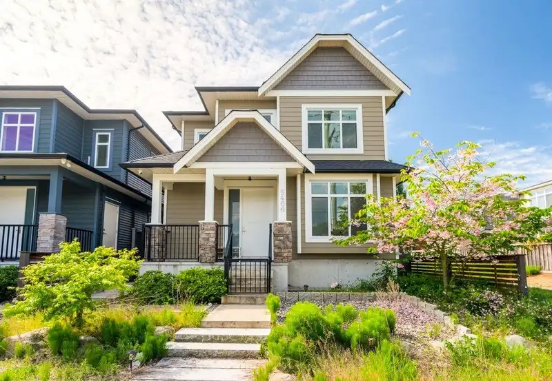 5466 MONCTON STREET - photo 1 of 19