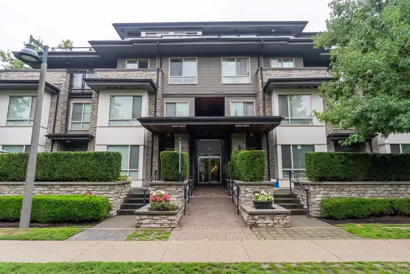 307 7478 BYRNEPARK WALK - photo 1 of 30