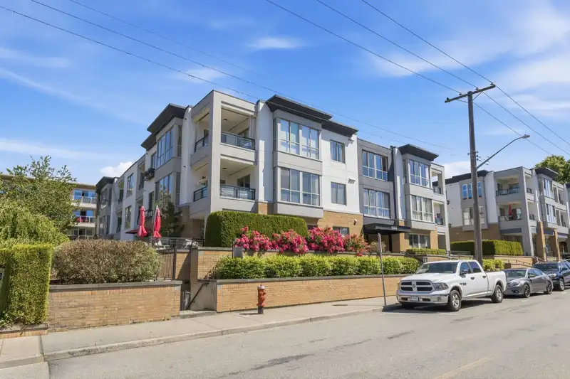 201 15169 BUENA VISTA AVENUE - photo 1 of 39